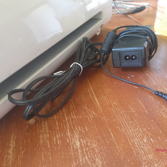 Cricut Expressions Bundle - Picture 2 of 9